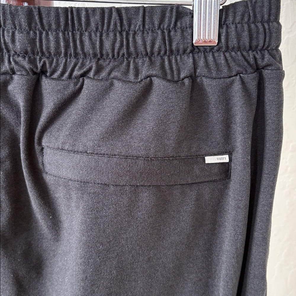 Men’s Vuori joggers. - Picture 7 of 12